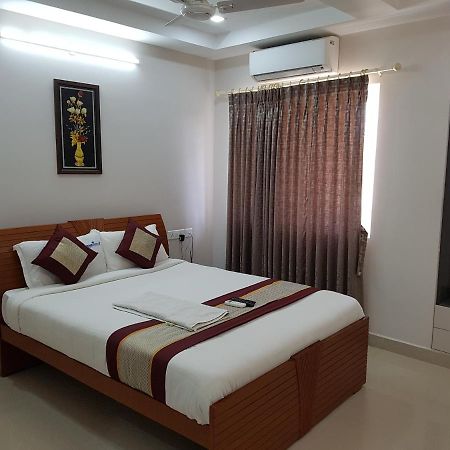 R-Hotels Rithikha Inn Porur Chennai Exterior photo