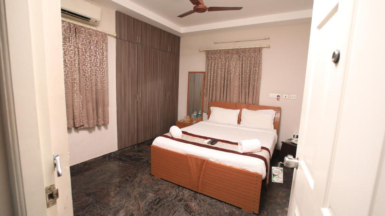 R-Hotels Rithikha Inn Porur Chennai Exterior photo