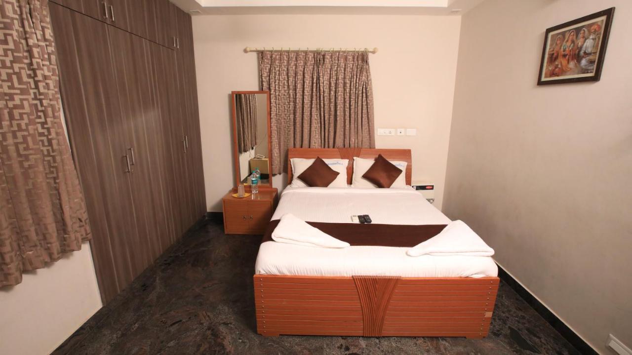 R-Hotels Rithikha Inn Porur Chennai Exterior photo