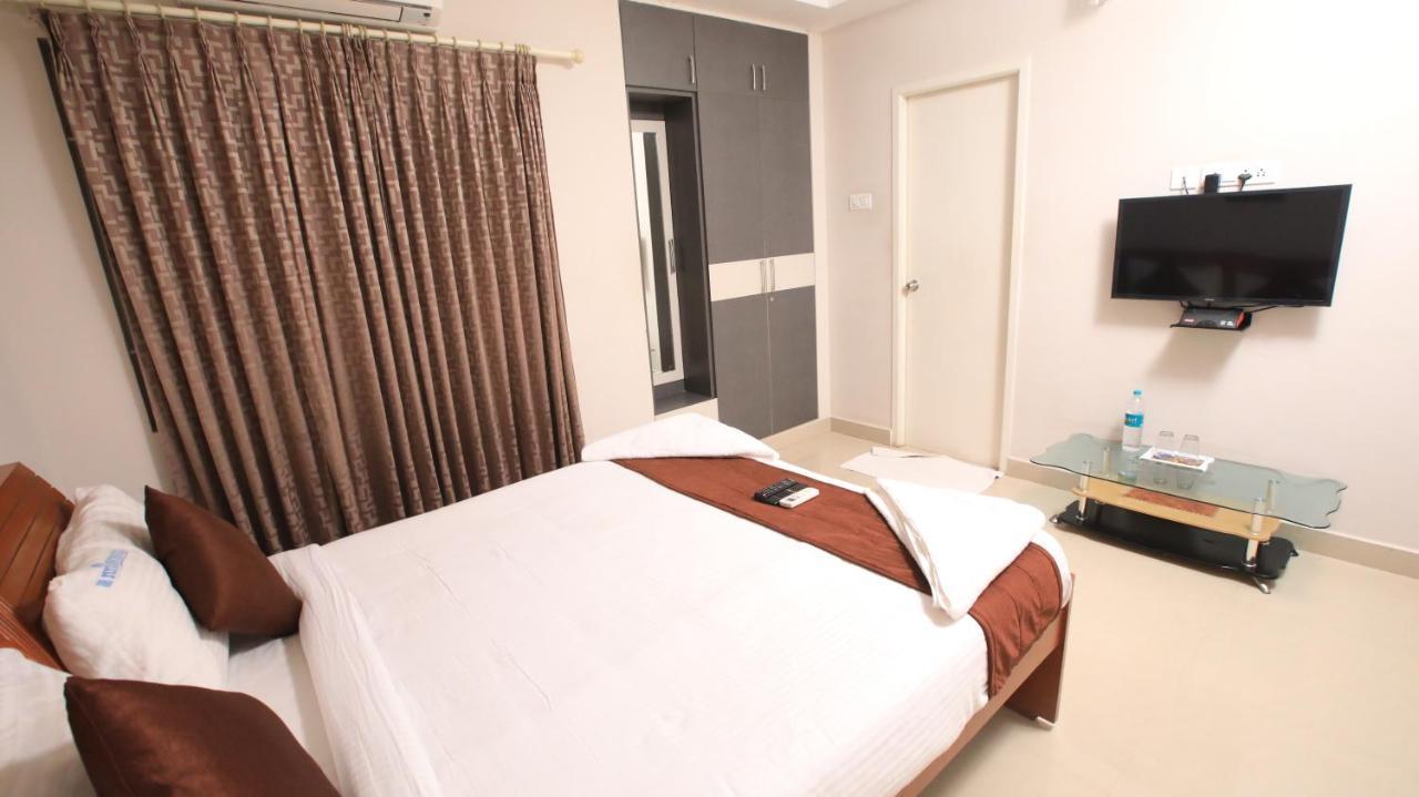 R-Hotels Rithikha Inn Porur Chennai Exterior photo