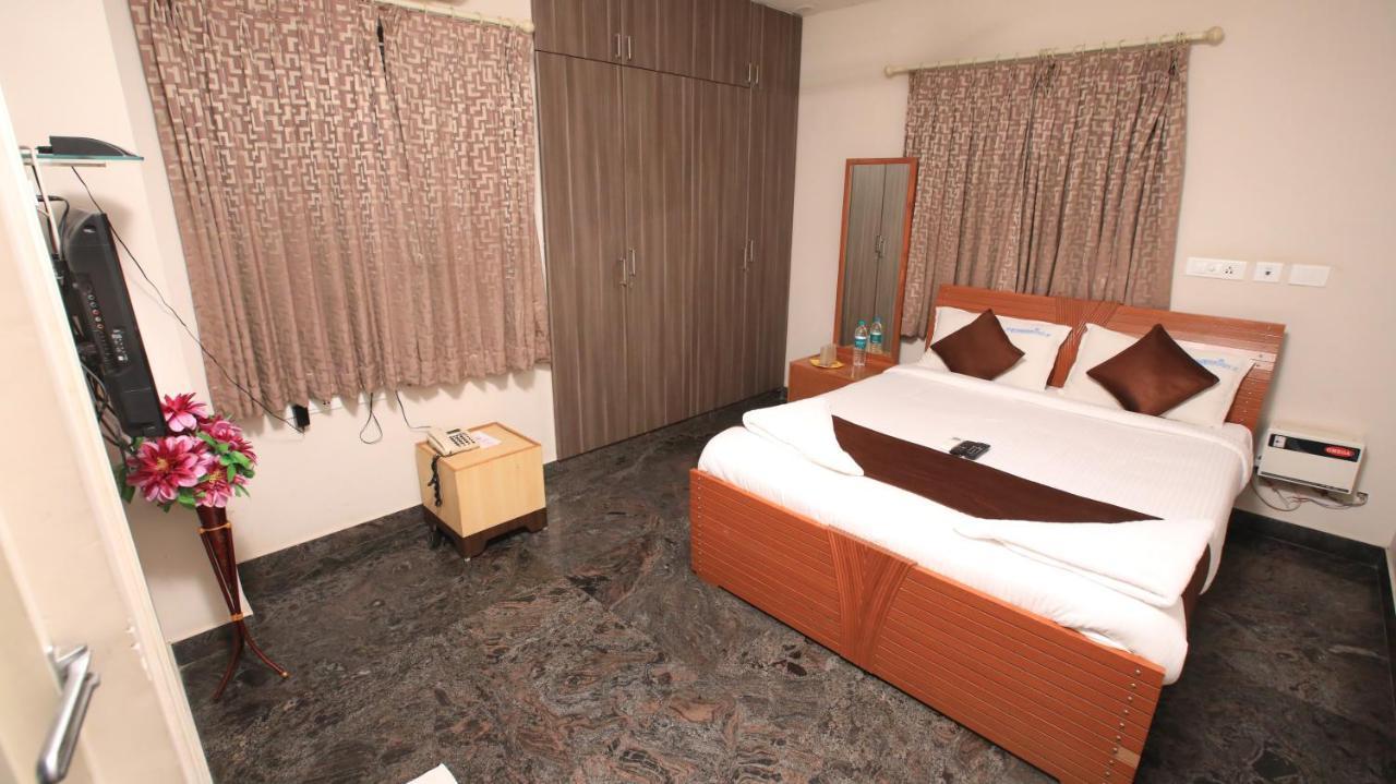 R-Hotels Rithikha Inn Porur Chennai Exterior photo